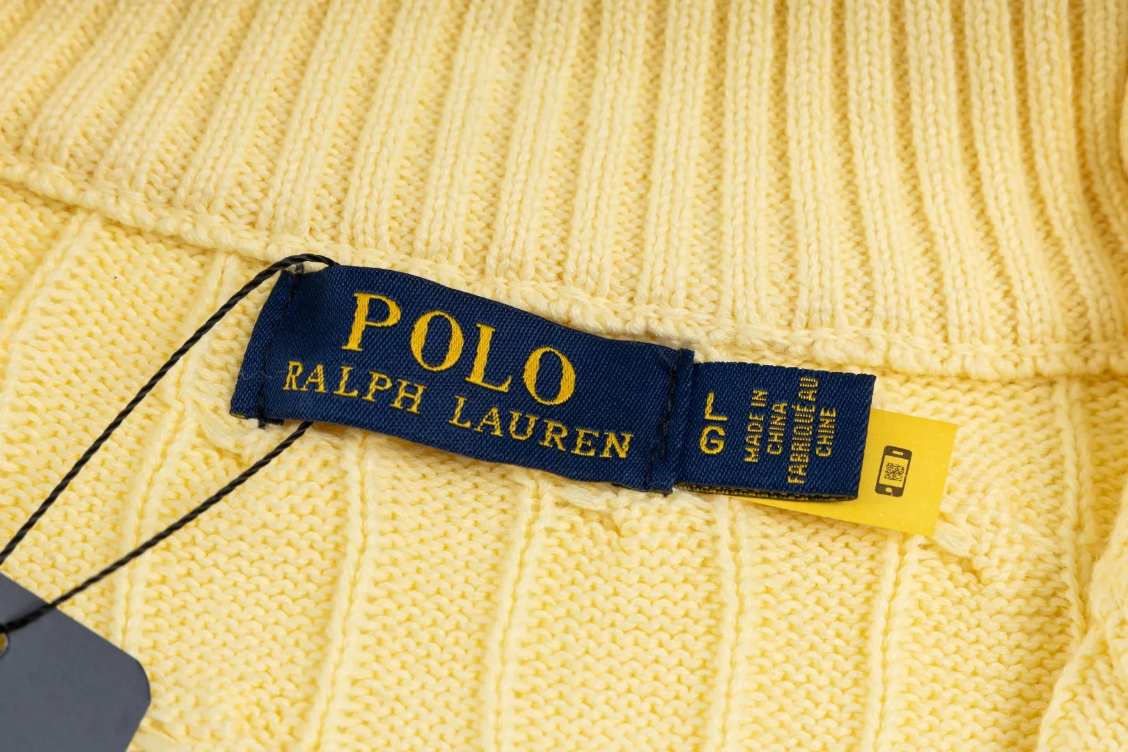 P260 #R98 RALPH LAUREN Ralph Lauren nine-color classic small label embroidery logo full zipper knitted cable cardigan sweater, high-density LOGO embroidery on the chest, original customization of tag accessories. Made of pure cotton yarn, pure cotton is skin-friendly and comfortable, small label war horse embroidered twist zipper cardigan sweater 🐎 high quality, follow the blogger to learn how to wear it! Let’s buy a Ralph Lauren cable sweater. It’s a super hard-to-find series after it became popular. It’s hard to find one on the official website. It’s simple and practical to wear, with a lazy and loose feel. The thickened fabric has more texture, feels soft and delicate, and has a loose fit. Whether worn alone or layered, you can wear different styles of fashion with just one piece!   Size：XS S M L